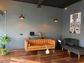 Hotel Rossville offering modern 2 bedroom 2 bath - Image 4
