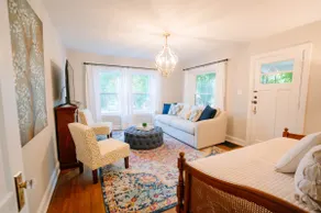 Riverside Bungalow, convenient to everything - Image 3