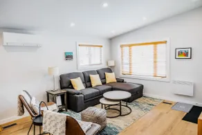 The Snowshed - Renovated 2-bedroom suite - Image 4