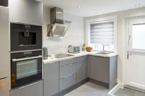 Garden Flat-Private Parking-Very Central Location - Image 4