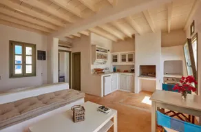 Ochre Dream, Beach front & Sunset villa Naousa - Image 2