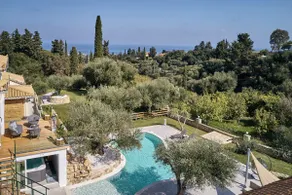 Villa Castelletto heated pool jacuzzi - Image 2