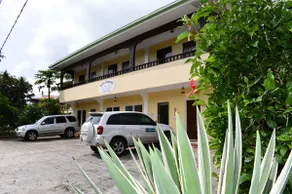 Central, Stylish 2-Bedroom Apartment in Koror - Image 5