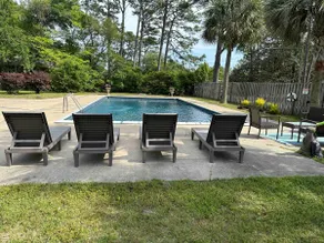 Modern Bungalow with Pool in Midtown - Image 4
