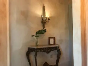 Jewelbox Suite w/ Private Entry - Perfect Locale - Image 2