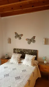 A BEAUTIFUL RENOVATED APARTMENT IN THE OLD CITY - Image 2