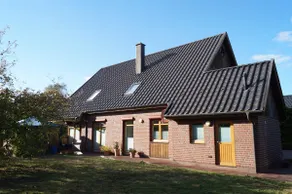 Large bright apartment with garden and Netflix - Image 2