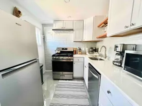 Ultra Modern 3 BR Apt - 5 min walk to the Beach! - Image 4