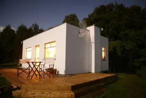 Lakeside Retreat - Image 3