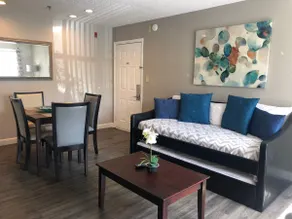 Sophisticated Retreat - Image 3