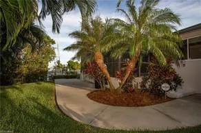 Calling Waters-Gulf access w/dock, pool and HT. - Image 5