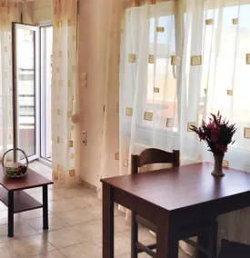 Nice & Quiet Apartment in Best Area - Image 5