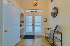 Spacious Home - Heated LED Pool & Ping Pong - Image 3
