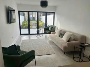 Modern Townhouse in the heart of Beaumaris - Image 5