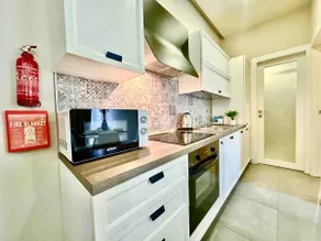 Unique 1 Bed Apt next to the Sea Front - Image 5