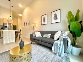 The Retreat Suite + Free Parking - Image 2
