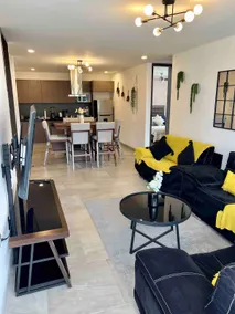 Camsal Apartment, Centrally Located and Perfect! - Image 4