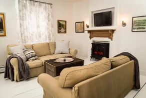 CHIC' NEW ENGLAND APARTMENT - Image 4