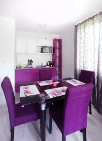 XL-1bedroomApt: MiniSmartRainbowGarden - Image 4