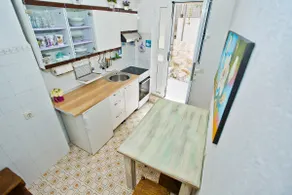 Central Square Apartment Rose - Image 5