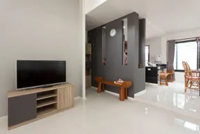 New Loft Modern Home - Image 3
