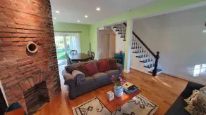 Hilltop Hide-away, close to everything! - Image 2