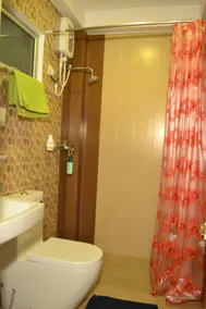 Friendly home stay self catering Kandy room 2.5 Km - Image 3