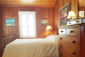 The Little Cottage (Walk to the beach!) - Image 2
