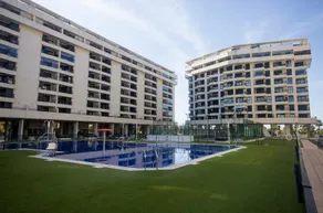 Cosy Beach apartment, all services. Pool + beach - Image 2