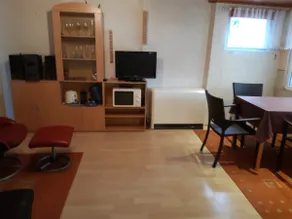 Bungalow with lake view - Image 5