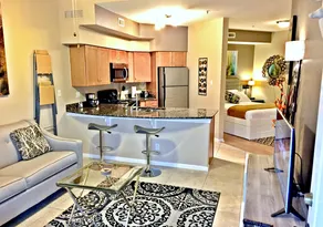 Splendid, Tastful, And Fully Furnished Condo On Lake Travis Island Villa!!! - Image 2