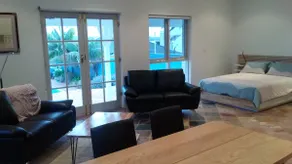 Luxury Studio with Marina View - Image 4