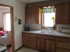 Big Cedar River Farmhouse - Image 5