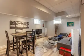 Private, quiet, close to DT and airport - Image 4