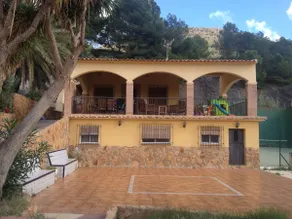 House with swimming pool and paddle tennis court - Image 5