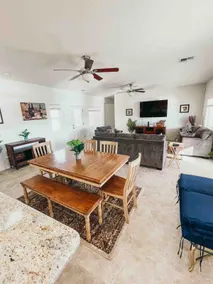 Amazing Water Front Retreat close to amenities - Image 5