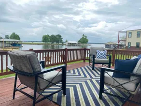Multi-home Lakefront Retreat- kayaks, fire pit, yard games, hot tub - Image 3