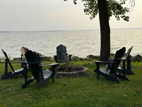 Hummingbird Haven Cottage on Lake Koshkonong - Image 2