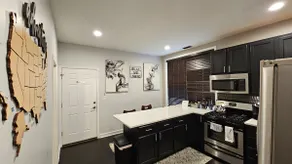 Pet Friendly Beauty in Iconic Neighborhood! - Image 3