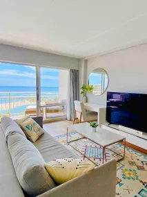 Waikiki Beachfront Home (Car & Parking Available) - Image 5