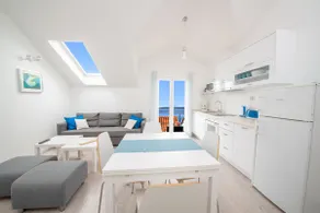 Amazing penthouse with sea view in Bol center - Image 2