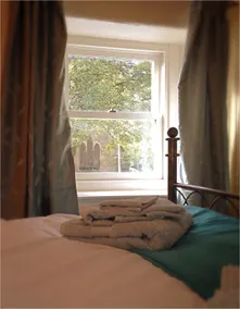 Charming & Comfortable Strutt Cottage - Image 4