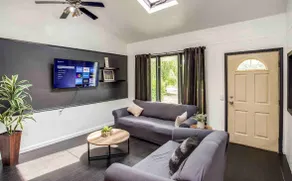 Enjoyable Home by Airport and Dwtn - Image 5