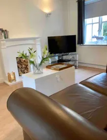 Beautiful 2 bedroom mews holiday home in Sandbach - Image 5