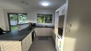 3 Bed House free parking,Master with AC - Image 5