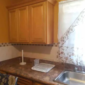 Cheerful one bedrooom apt w/private bath/kitchen - Image 5