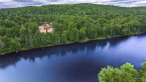 Round wood chalet with unique landscapes and hot tub! - Image 3