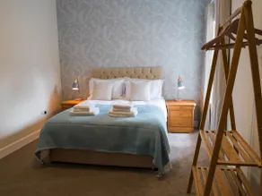 Stunning Edinburgh 1820s stables converted studio - Image 5