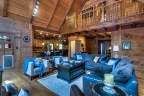 Secluded Log Villa 6700sf Hot Tub-Sauna-19 Acres - Image 2