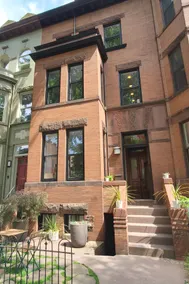 Gorgeous, large, modern 1 BR on Hist. Logan Circle - Image 2